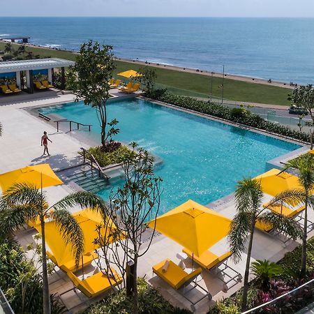 Shangri-La Colombo Exterior photo The pool at the hotel