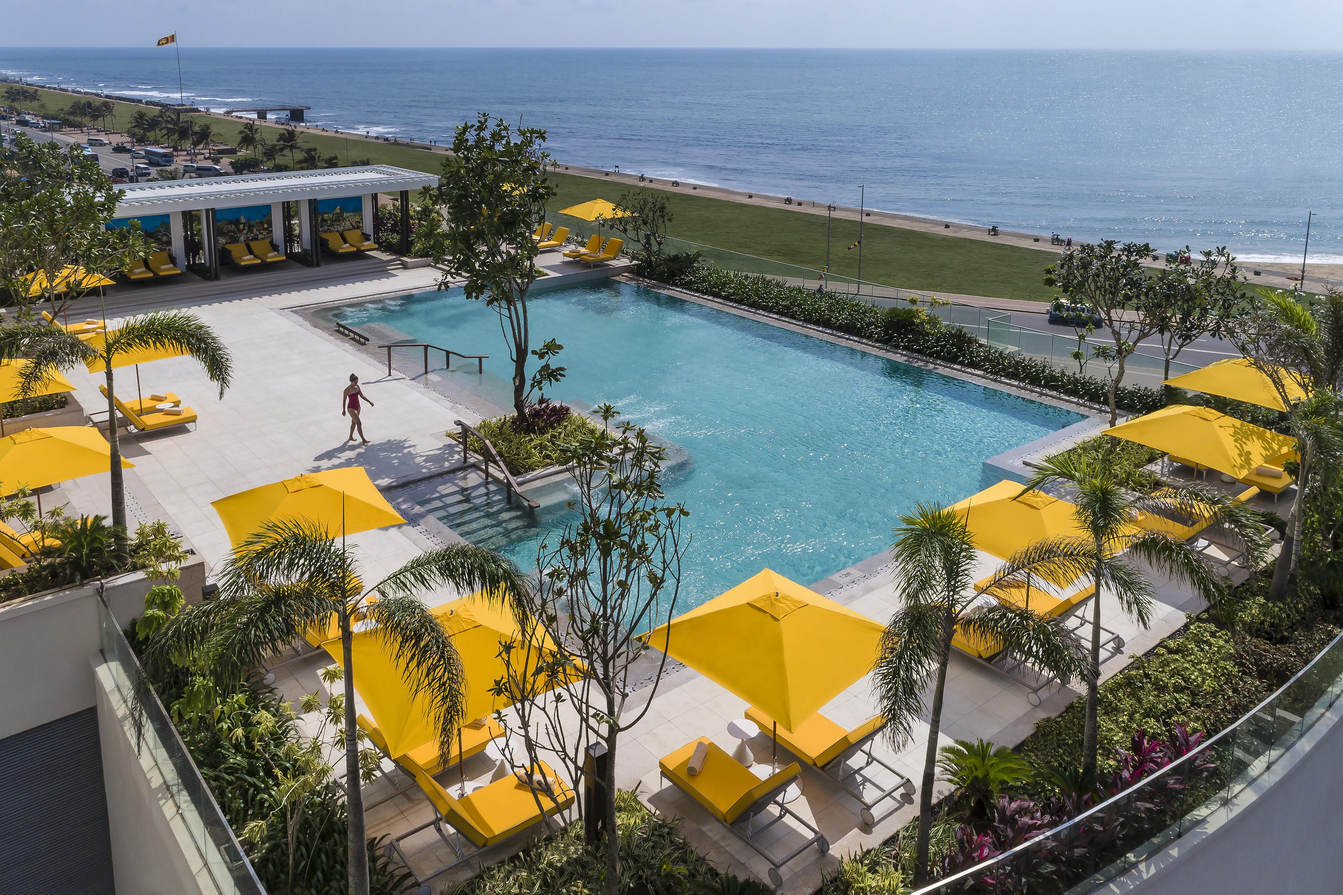 Shangri-La Colombo Exterior photo The pool at the hotel
