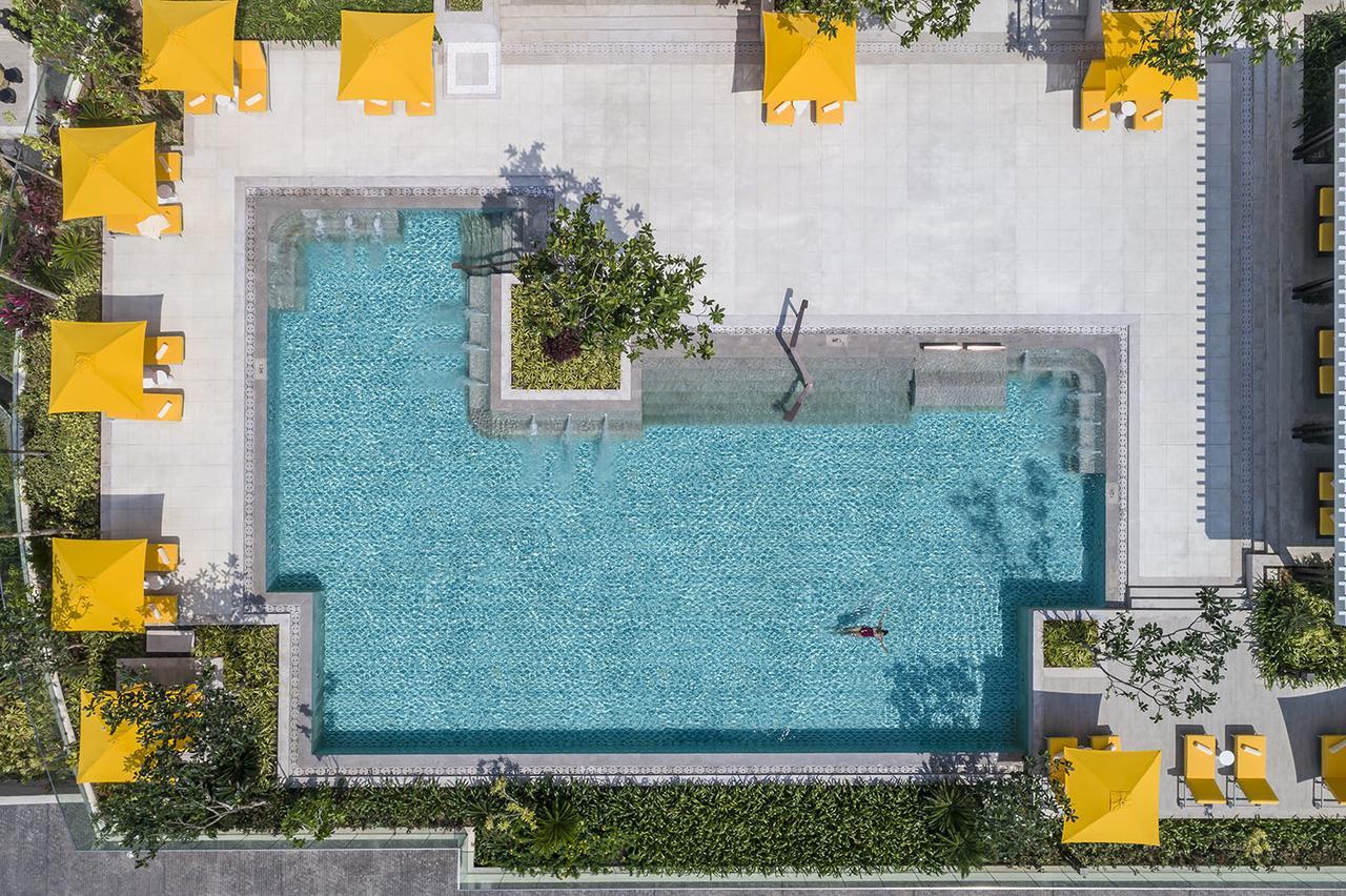 Shangri-La Colombo Exterior photo Aerial view of the pool at the hotel