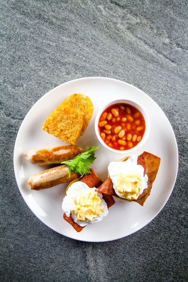 Shangri-La Colombo Exterior photo English breakfast